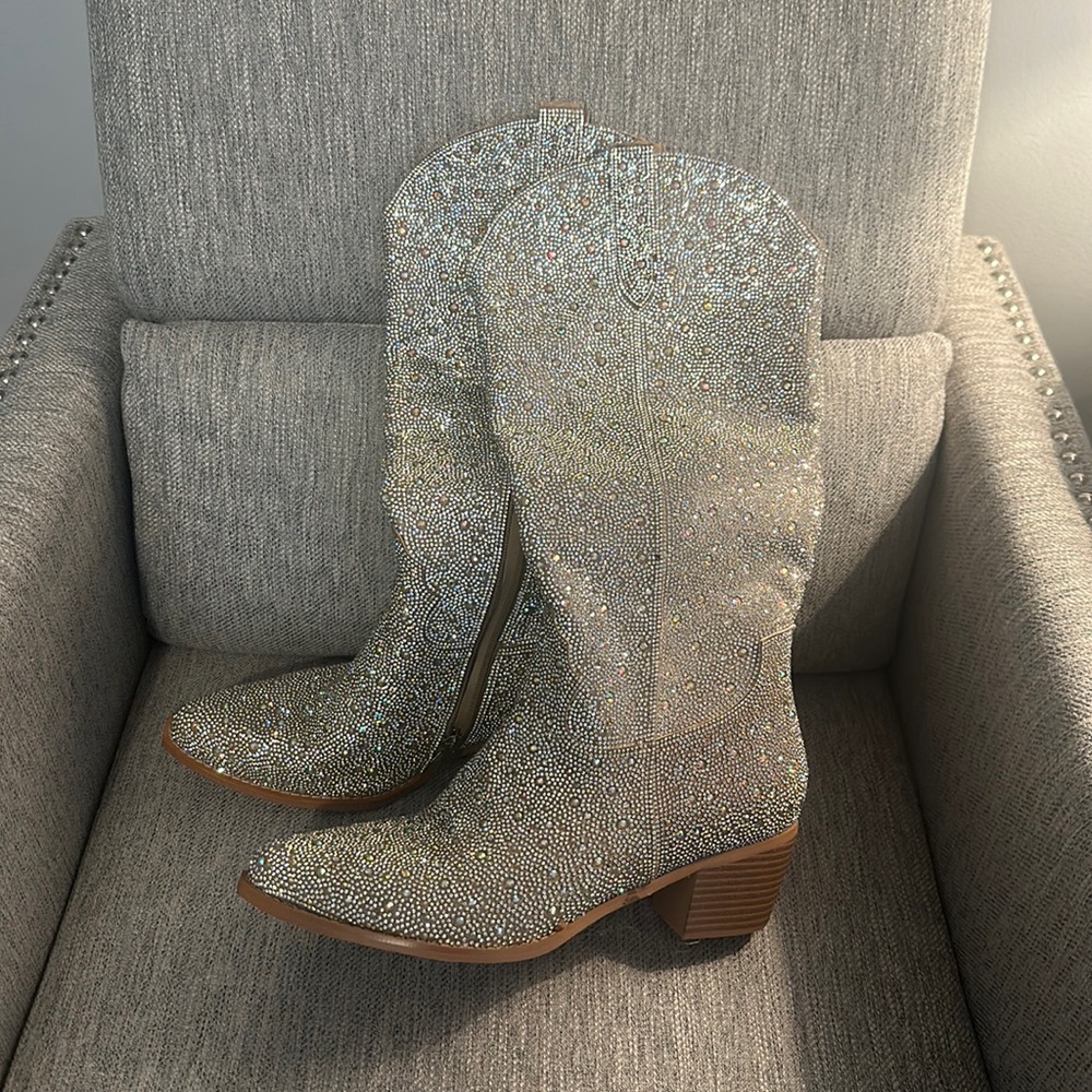 NWOT Sparkly Cowboy Boots
